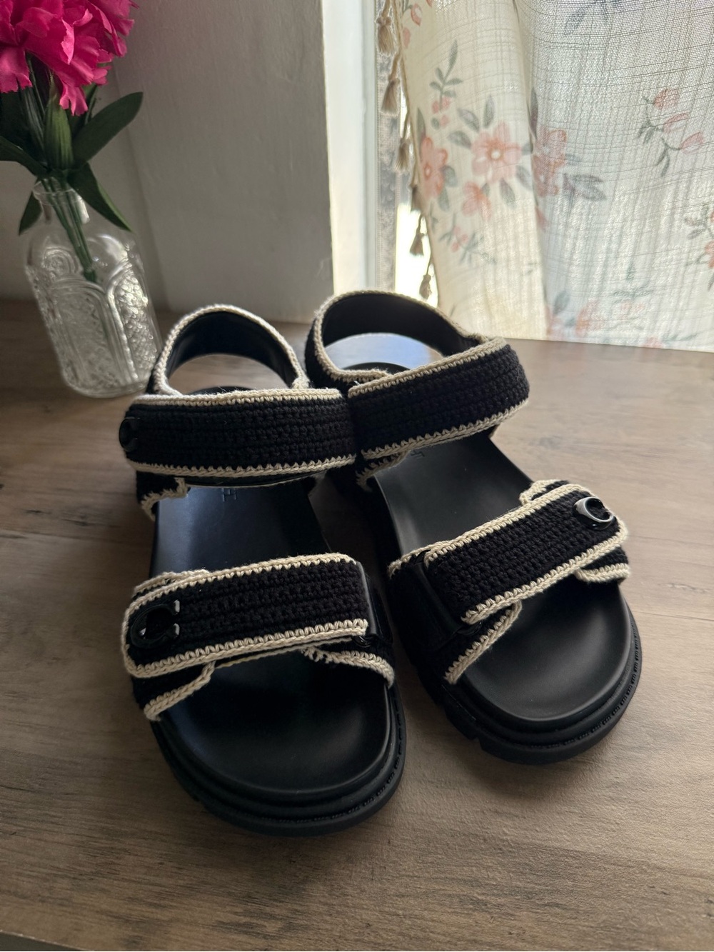NWOT Coach Brynn Sandals in Black Crotchet Size 5.5